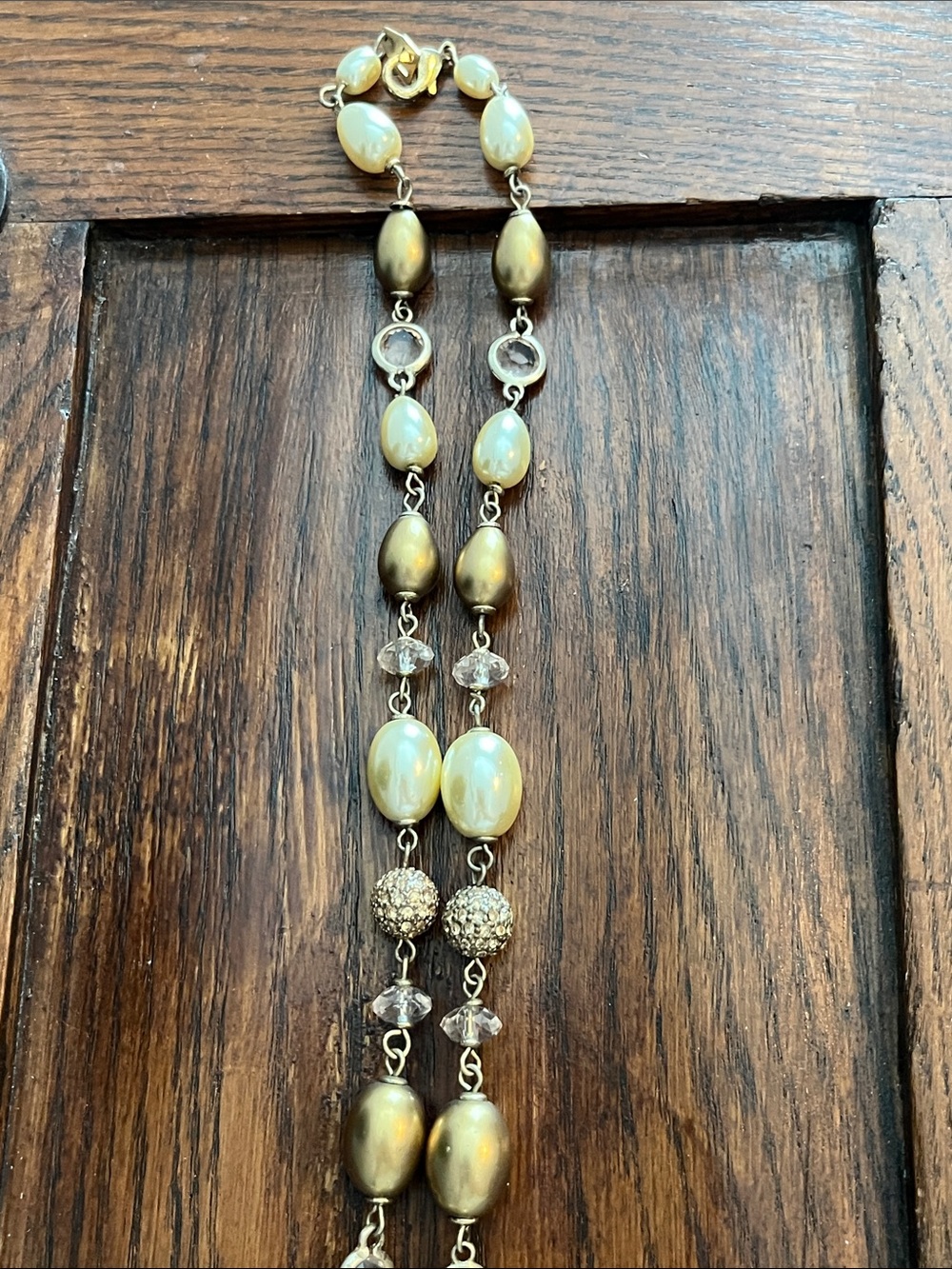Vintage-Style Gold Cameo Pendant Brooch/Necklace with Pearlescent Beads - Picture 8 of 10